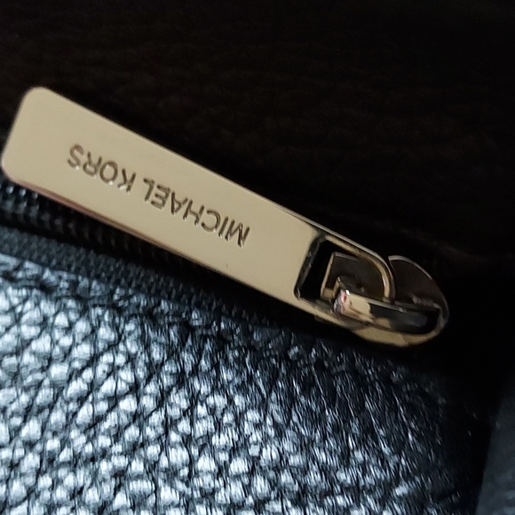 SOLD Michael Kors Large Pebbled Leather Bag, EUC - Picture 4 of 12